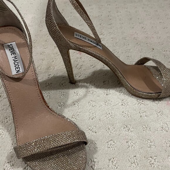 Steve Madden Strappy Gold heels - Size 8.5 - Picture 2 of 3
